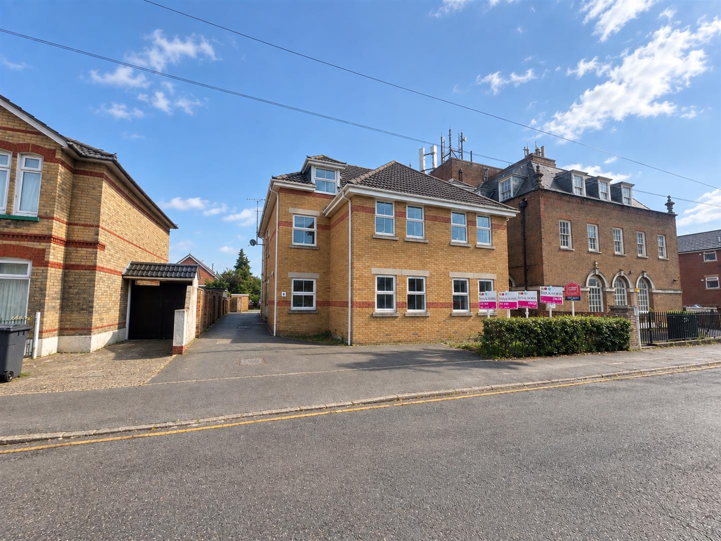 2-bed flat on Flat 4, 9, Wycliffe Road, Bournemouth, £1,150/mo