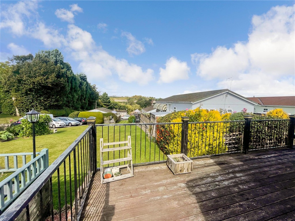 1-bed caravan on Lower Road East Farleigh, Maidstone, £80,000