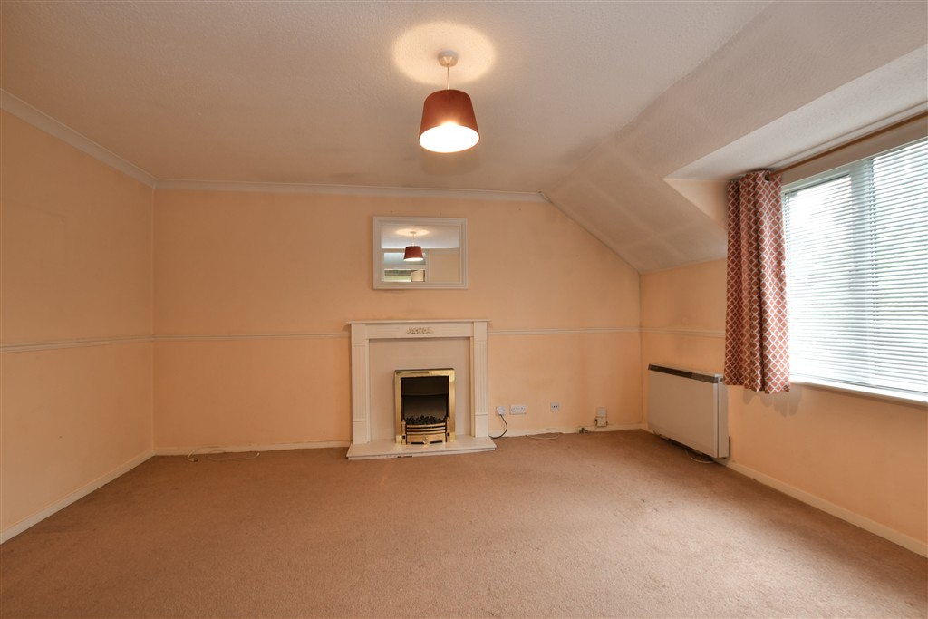 3-bed flat on Spring Close, Dagenham, £300,000