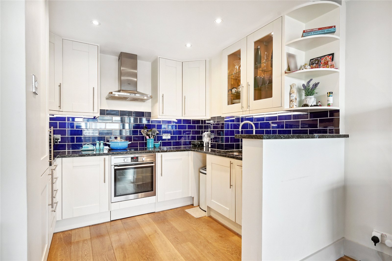 3 bedroom flat for sale 0