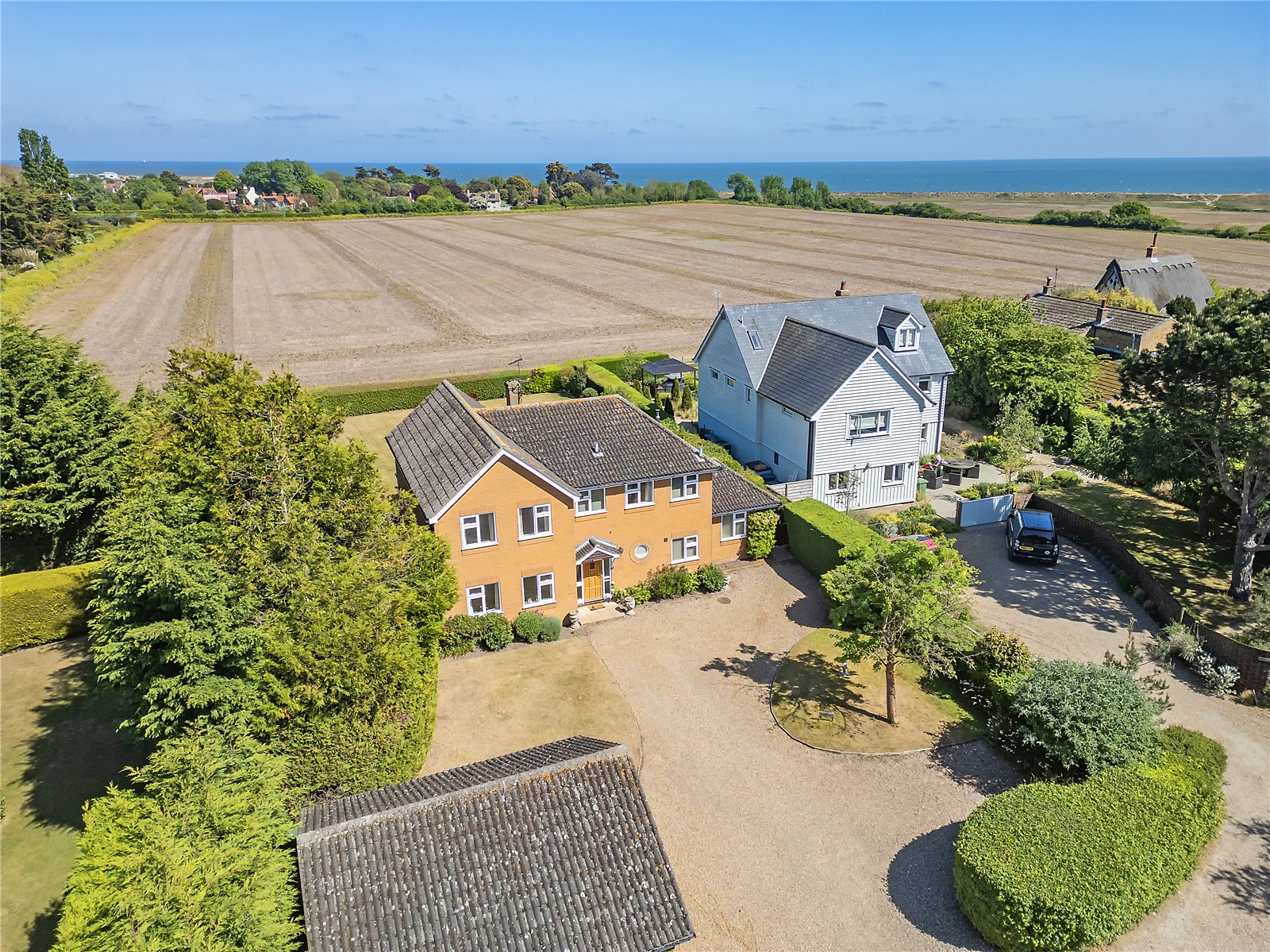 4 bedroom detached house for sale 0