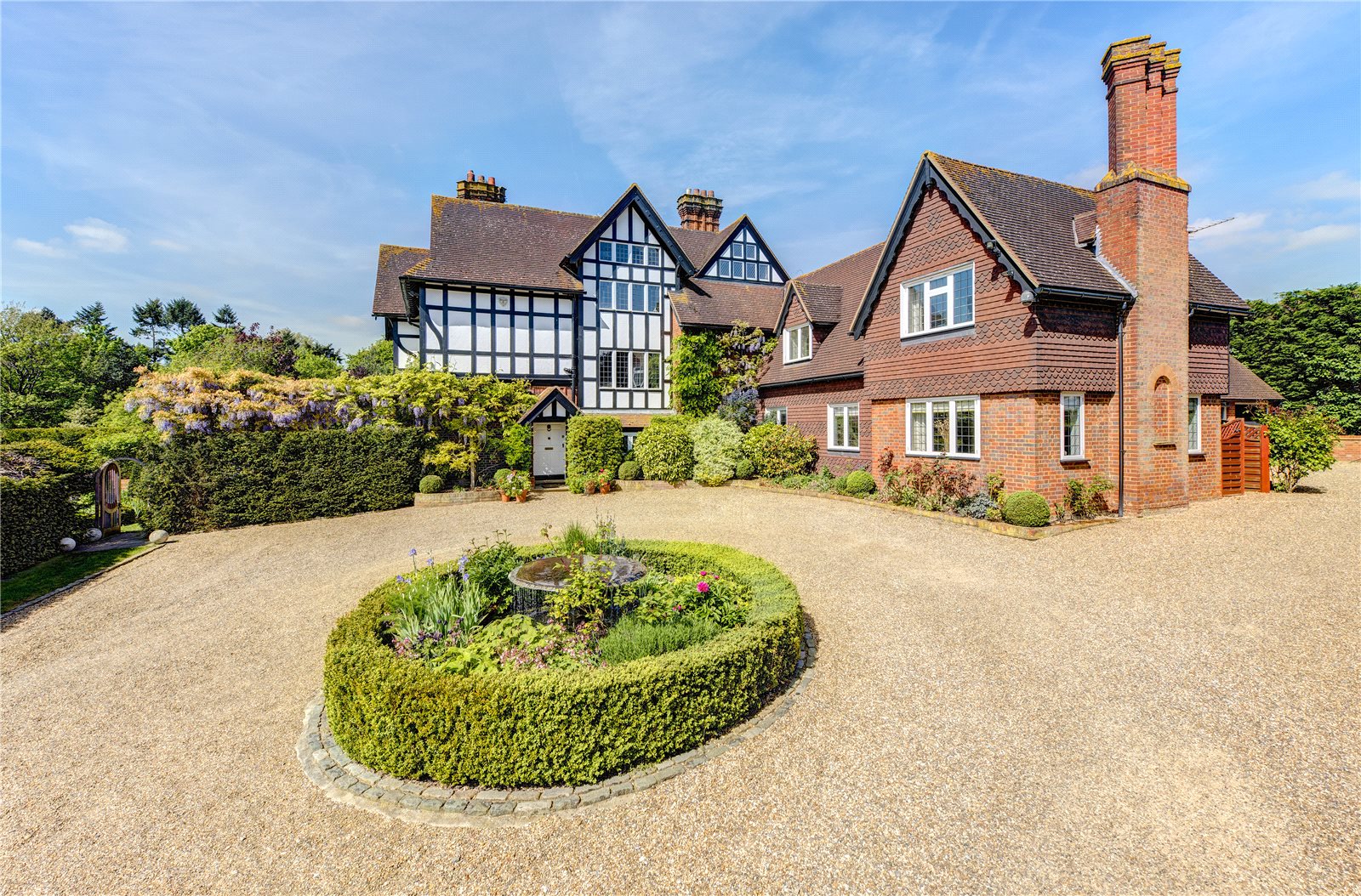 8 bedroom detached house for sale in High Street, Taplow