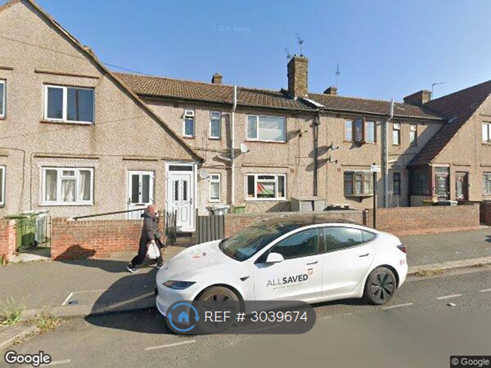Lonsdale Avenue, East Ham, London photo 4