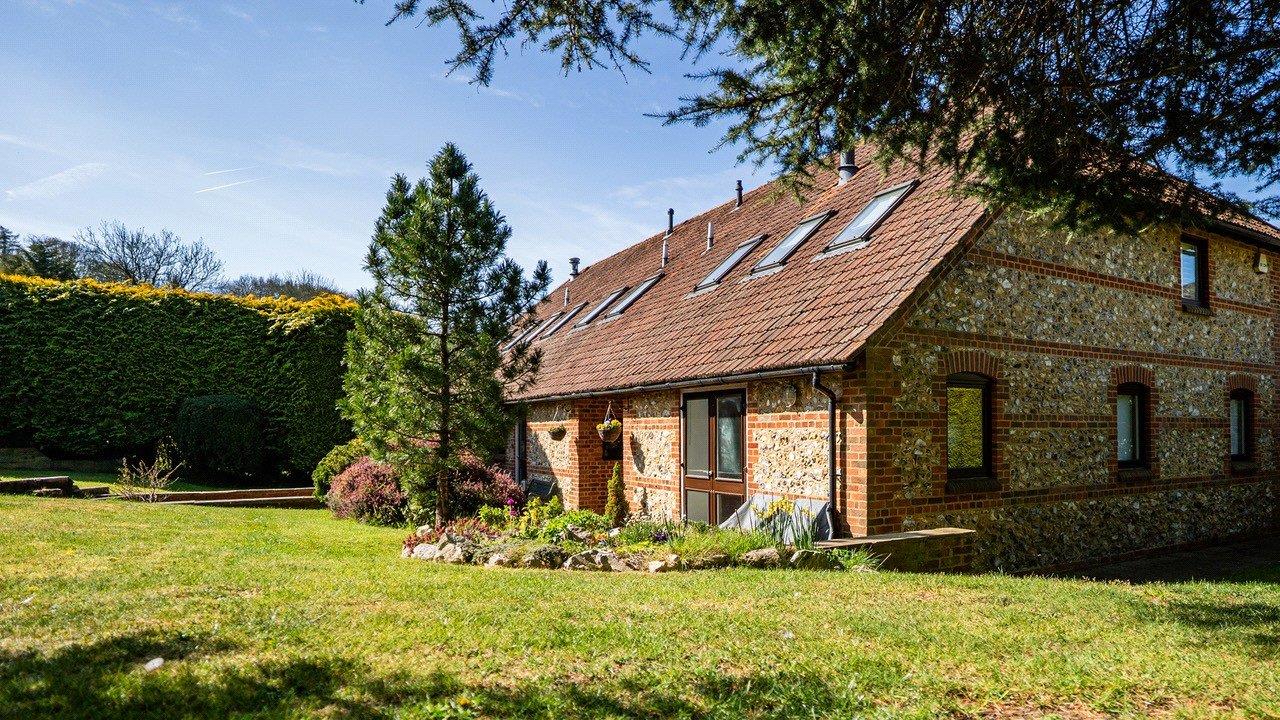 4 bedroom semi-detached house for sale 0
