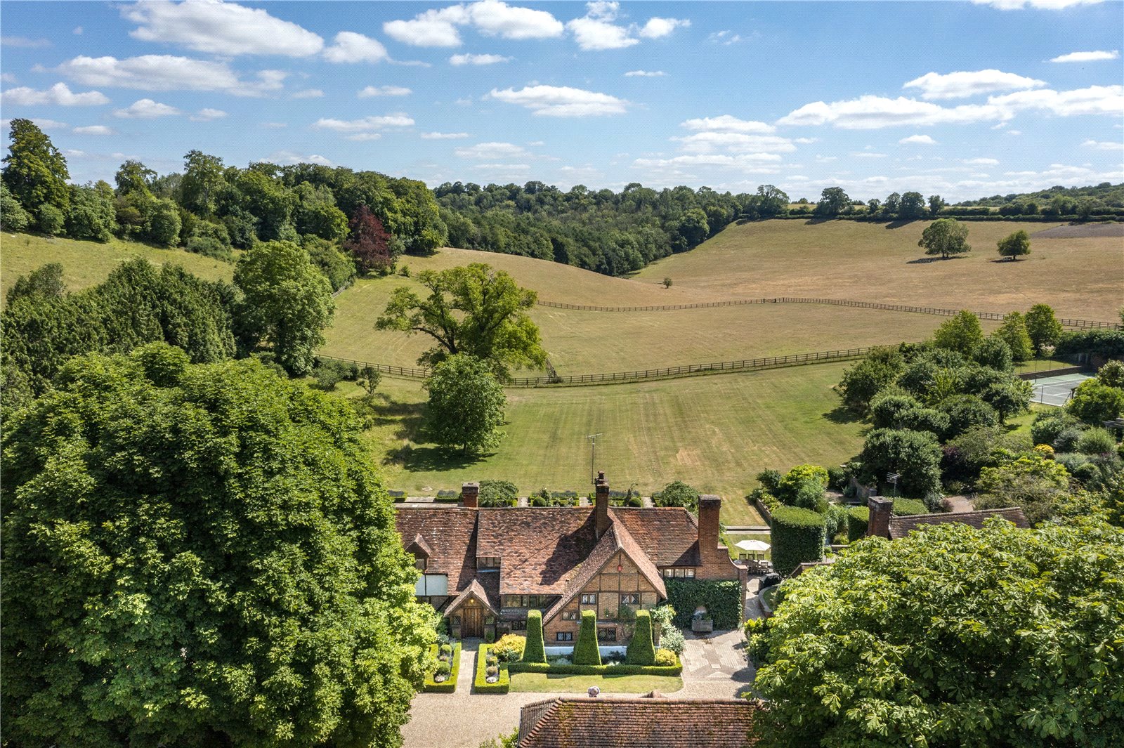 7 bedroom equestrian property for sale 0