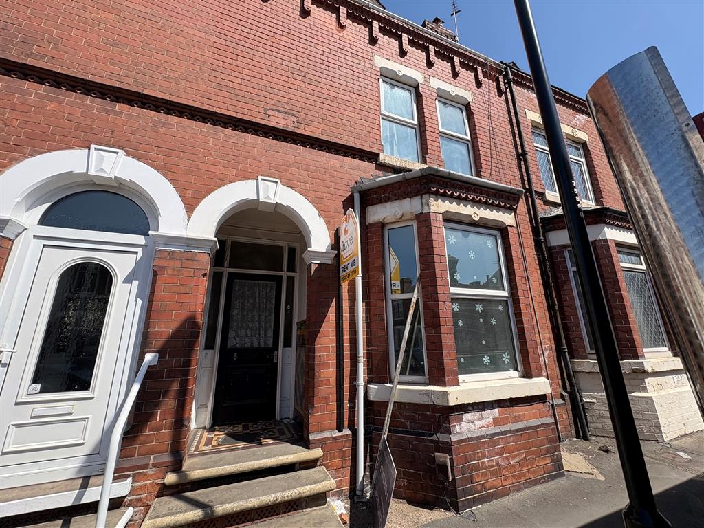 TOP FLAT, 6B, Albany Road, DONCASTER photo 2