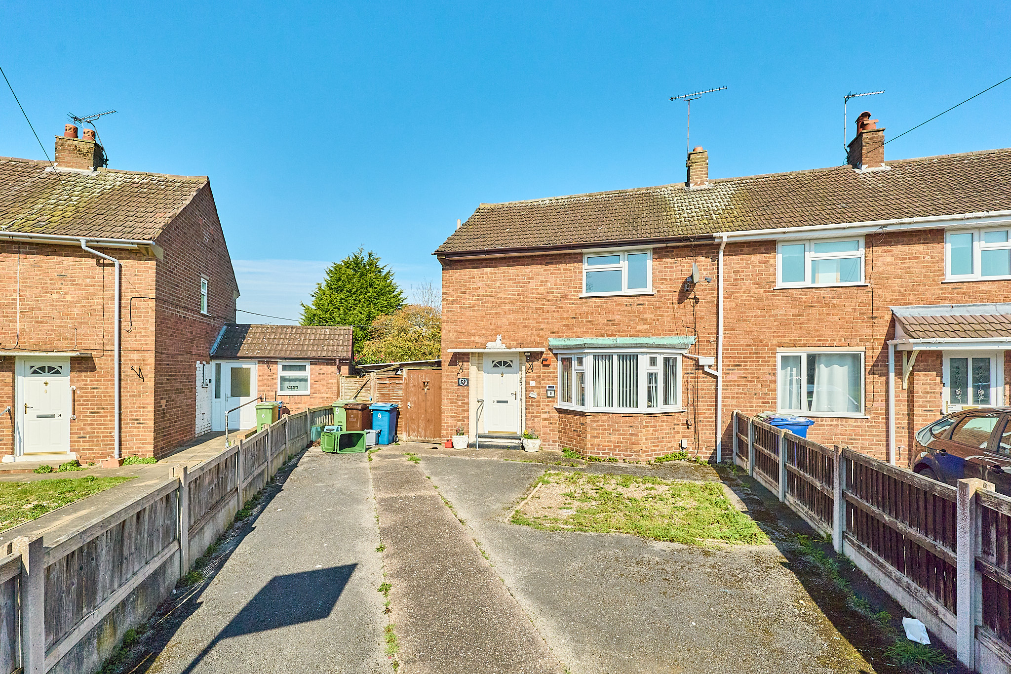 9 Hazleton Green, Rising Brook, Stafford photo 4