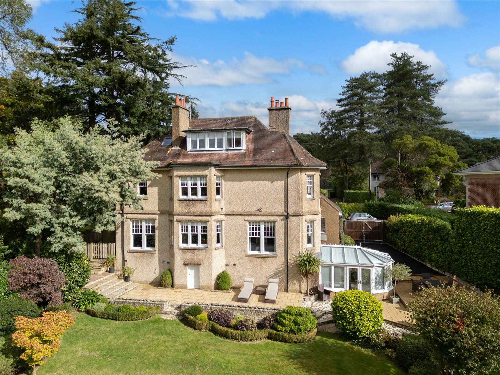 5 bedroom detached house for sale 0