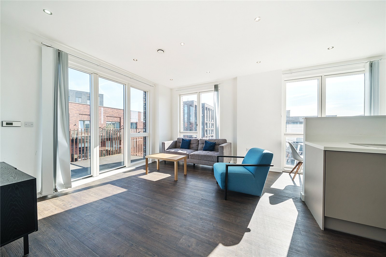 Flat 100, Samuel Building,, 9 Frobisher Yard, London photo 3