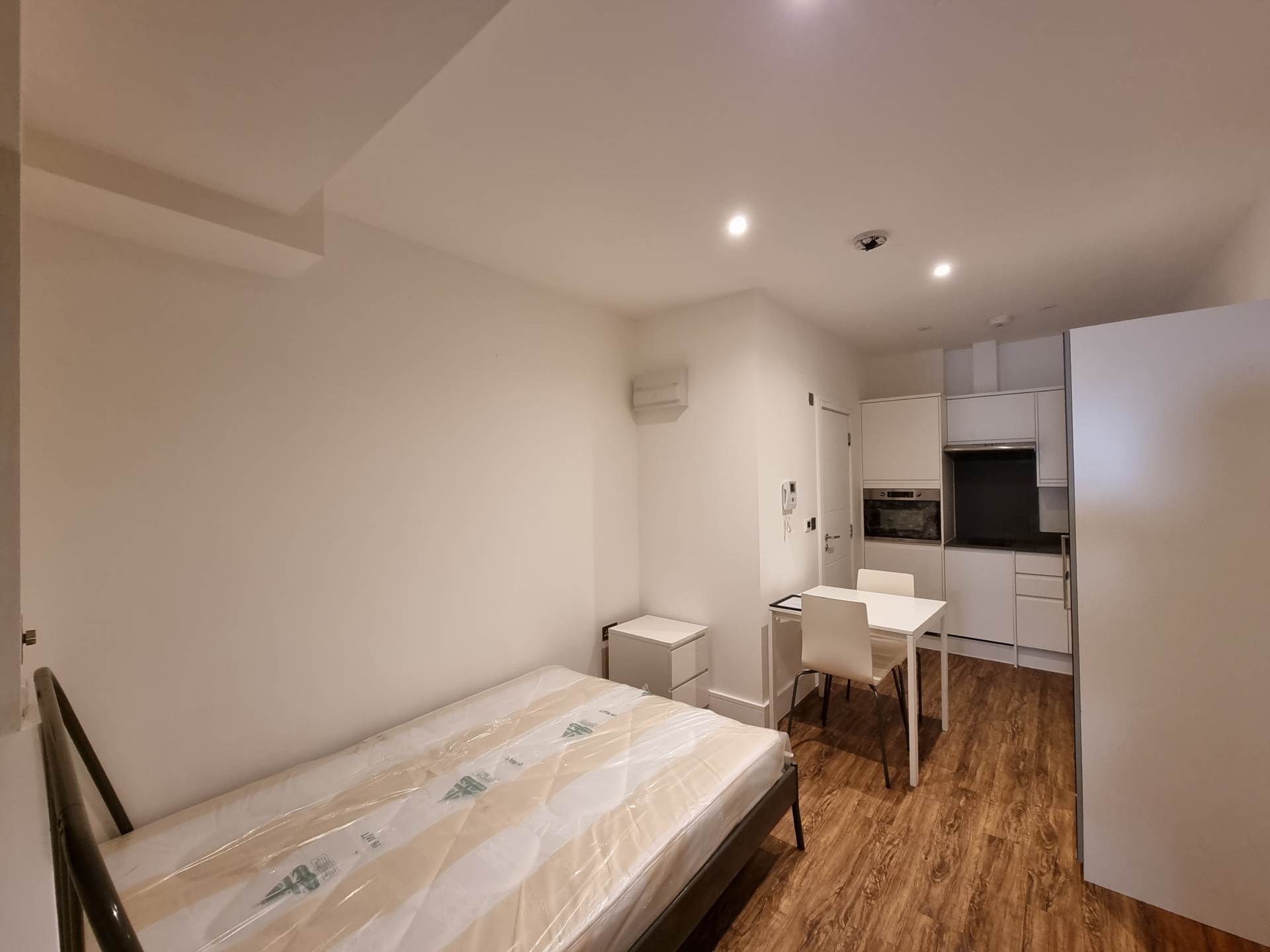 Flat 9 Clayford House, Hampden Road, London photo 5