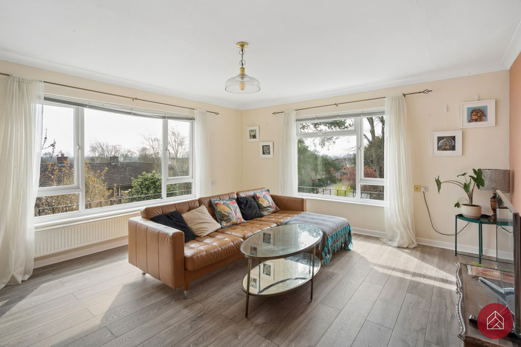 2-bed flat on Flat 5 Fairlawn, 2, First Turn, Oxford, £350,000