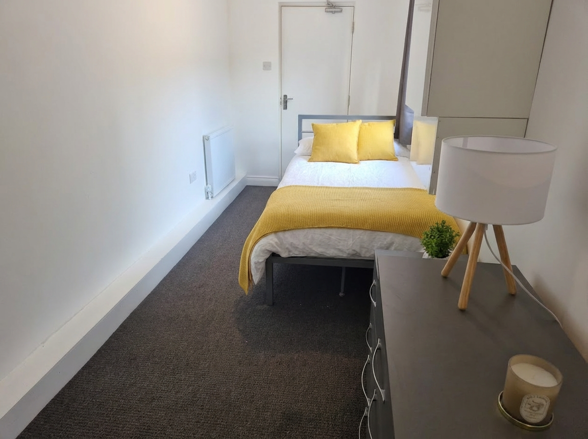 Room 2, 50 College Street, Grantham photo 5