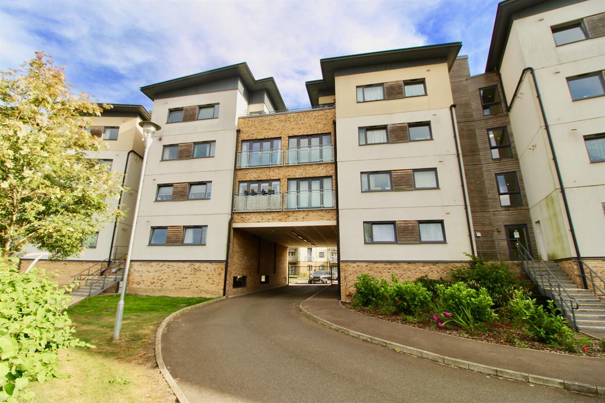 Free property report 120 Hammonds Drive, Fengate, Peterborough, PE1 5AA