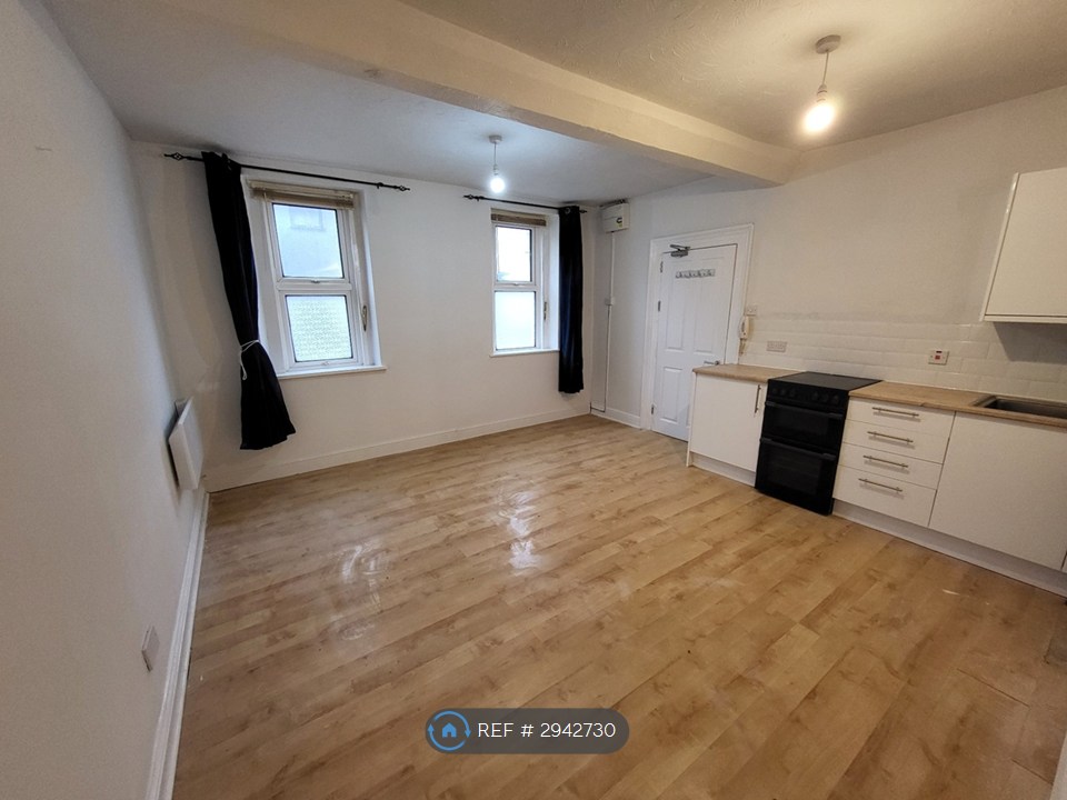 Flat   Fore Street, Westbury photo 5