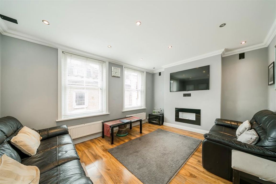 4 bedroom terraced house for sale 0