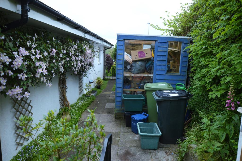 Free property report 28 Oaklands Park, Buckfastleigh, TQ11 0BW Chimnie