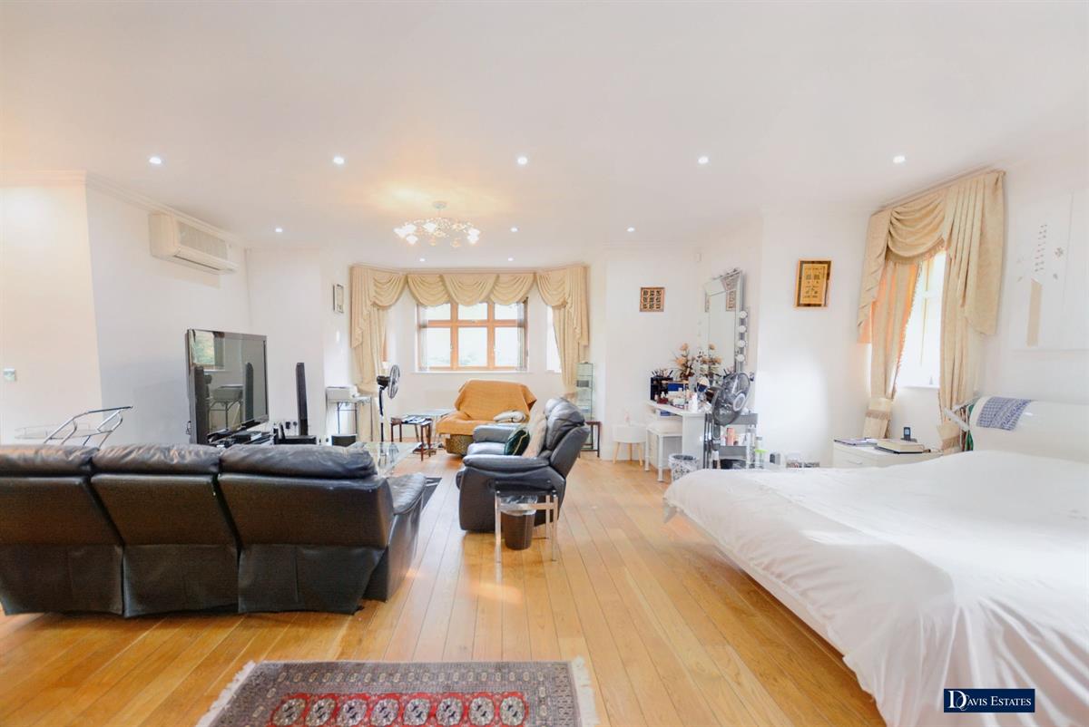 Photos of Woodlands Avenue, Emerson Park, Hornchurch RM11 61631051