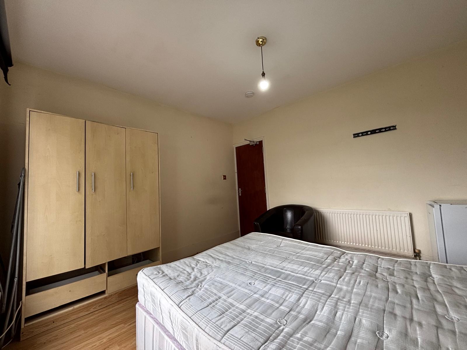 9 Winsdon Road, Luton photo 5