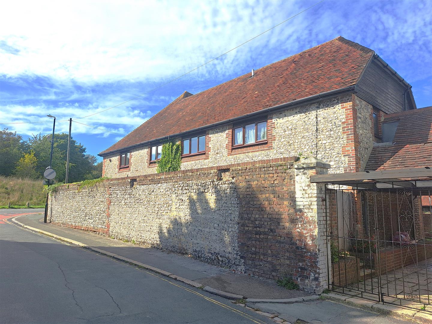 1-bed flat on 13, Barn Stables, De Montfort Road, Lewes, £260,000