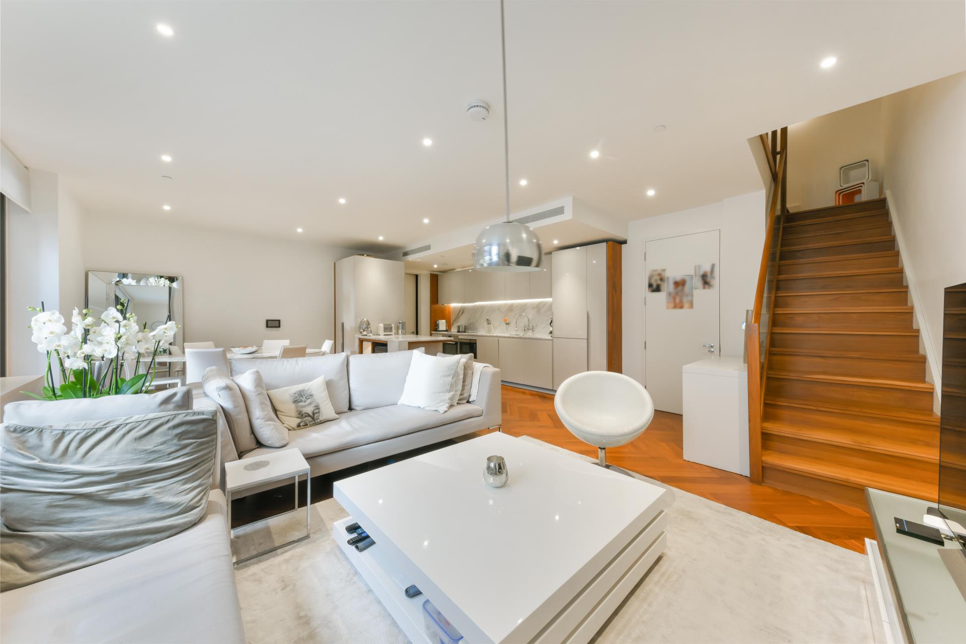 3 bedroom flat for sale 0