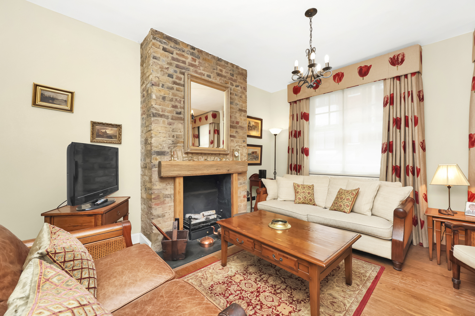 2 bedroom mews house for sale 0