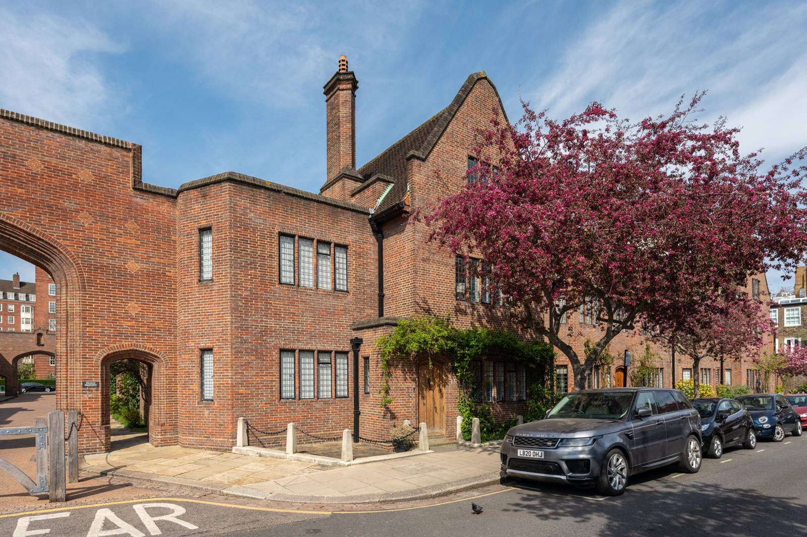 4 bedroom terraced house for sale 0