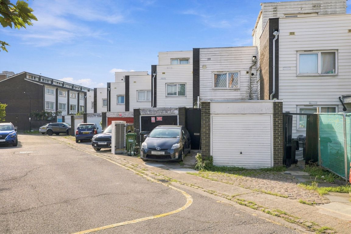 6, Bellamy Close, London photo 3