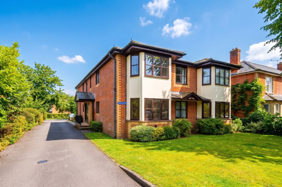 3 Penlee House, 28 Claremont Avenue, Woking photo 3