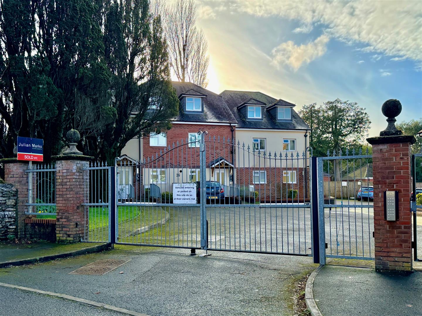 2-bed flat on Flat 6, 36, Holland Road, Plymouth, £185,000