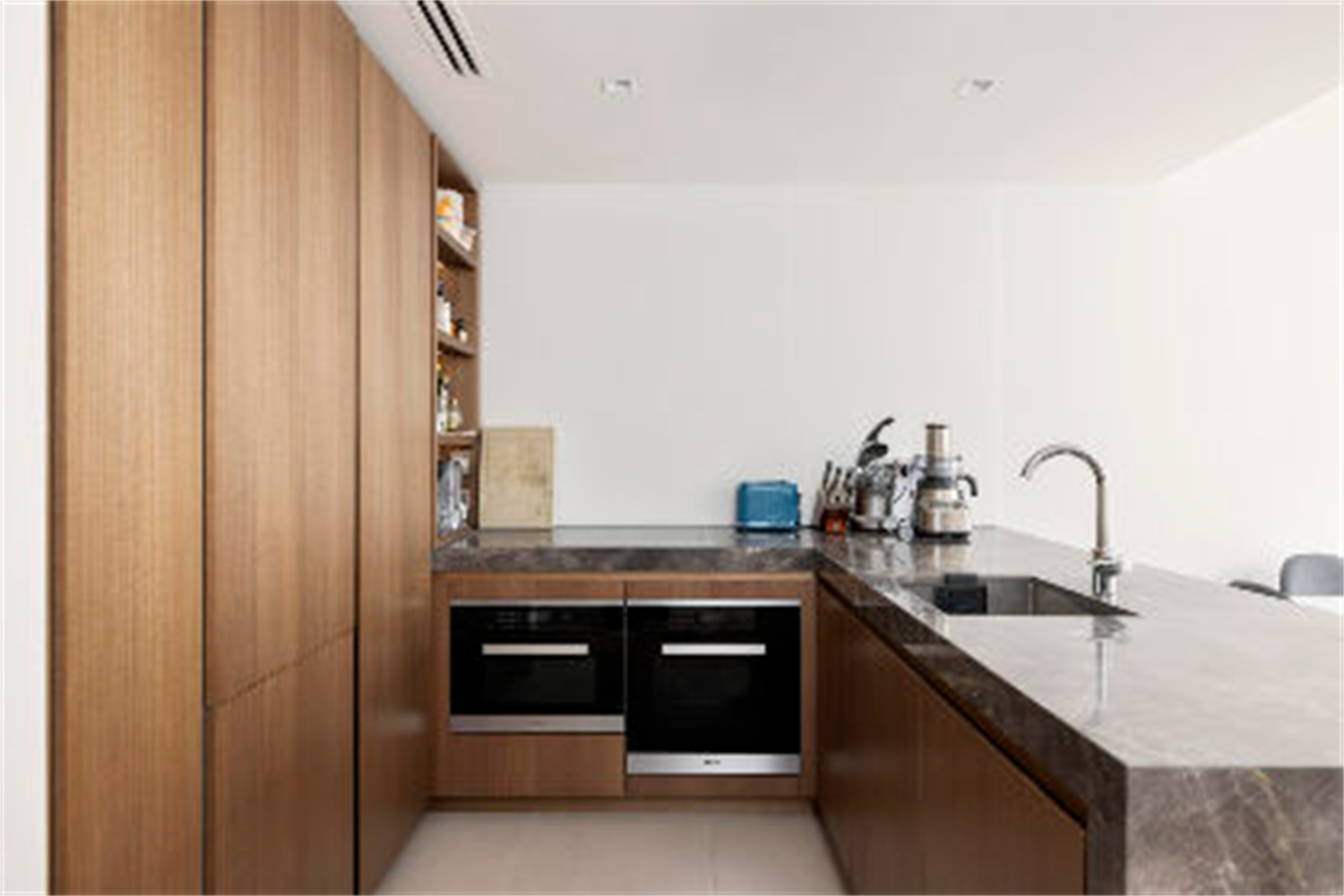 2 bedroom flat for sale 0