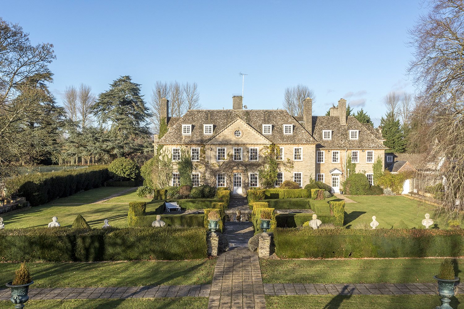 Gloucestershire Archives Million pound homes for sale UK, Luxury Cars, Super Yachts, Jets & More