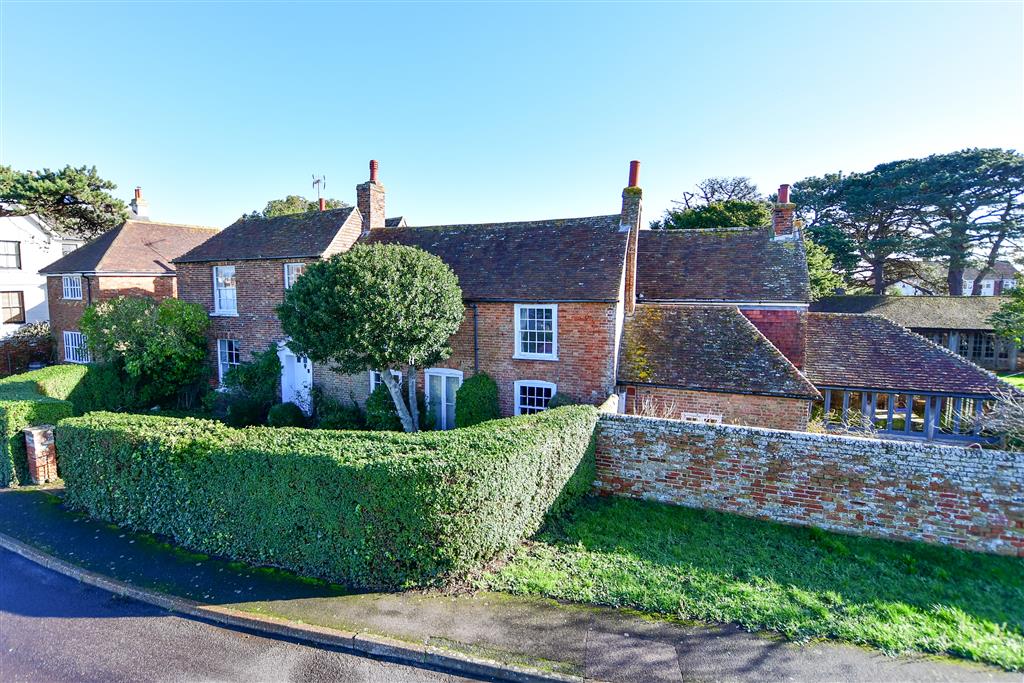 6 bedroom detached house for sale 0