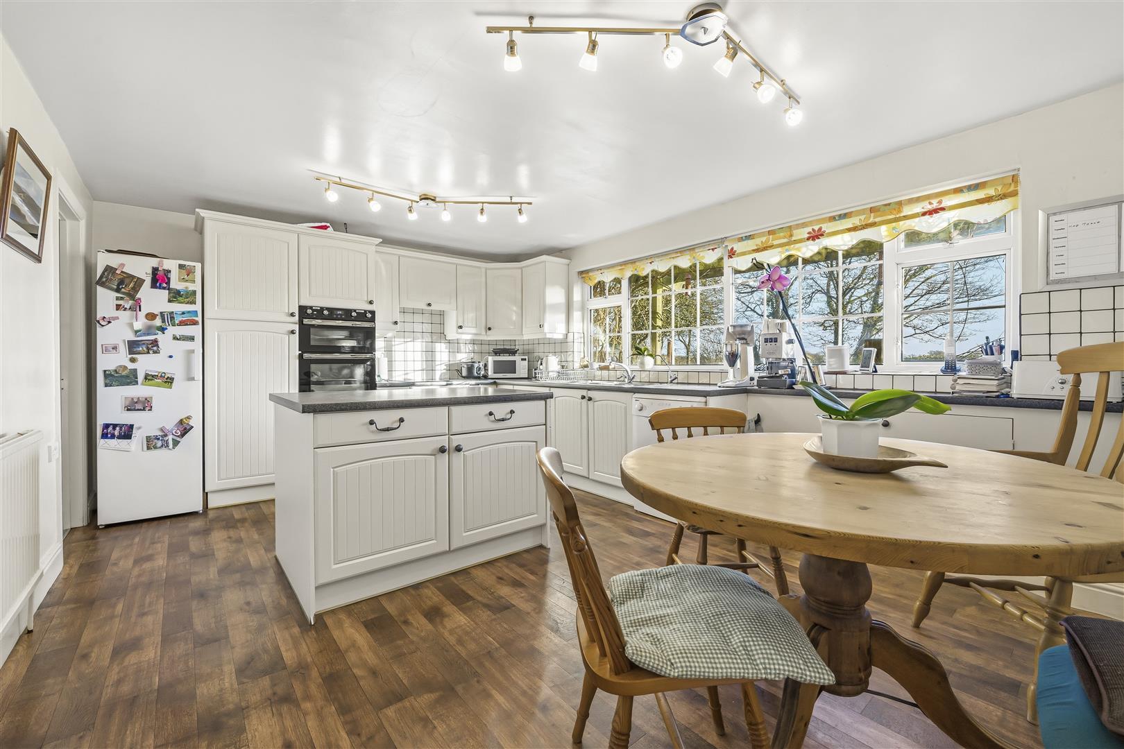 4 bedroom detached house for sale 0