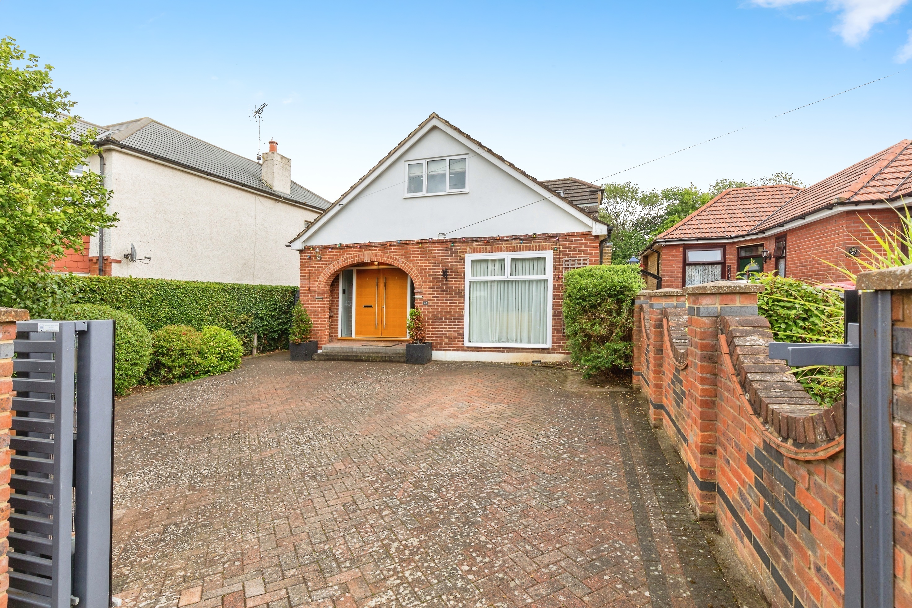 4 bedroom detached house for sale 0