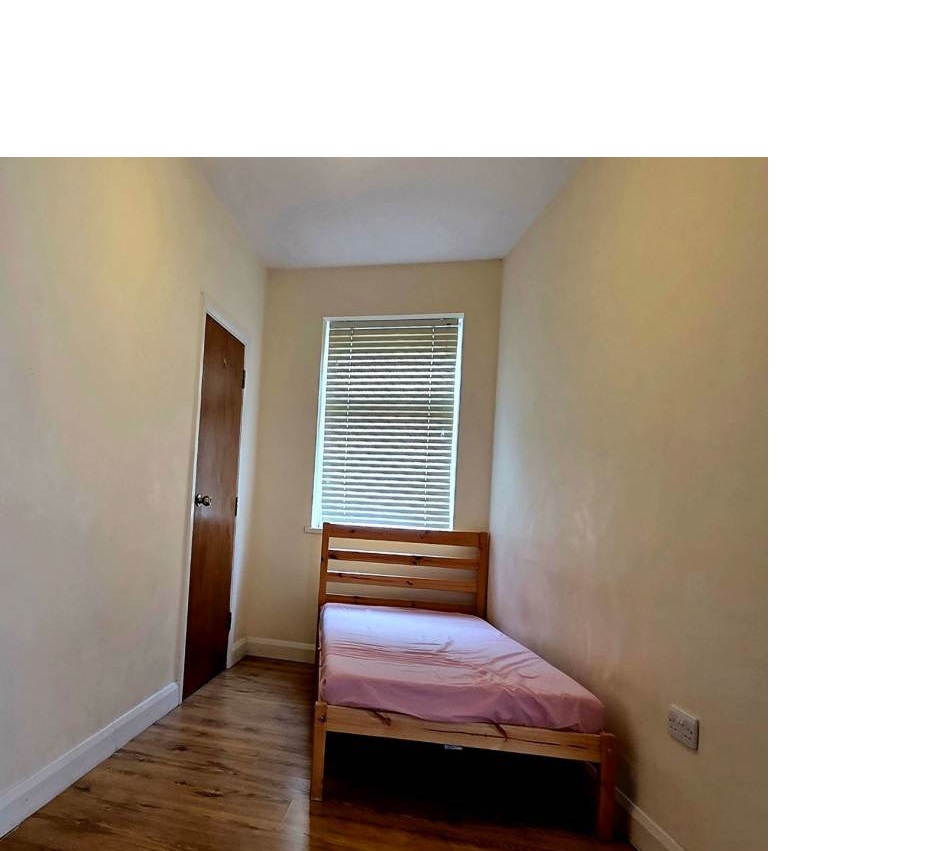 Worton Way, Isleworth photo 4