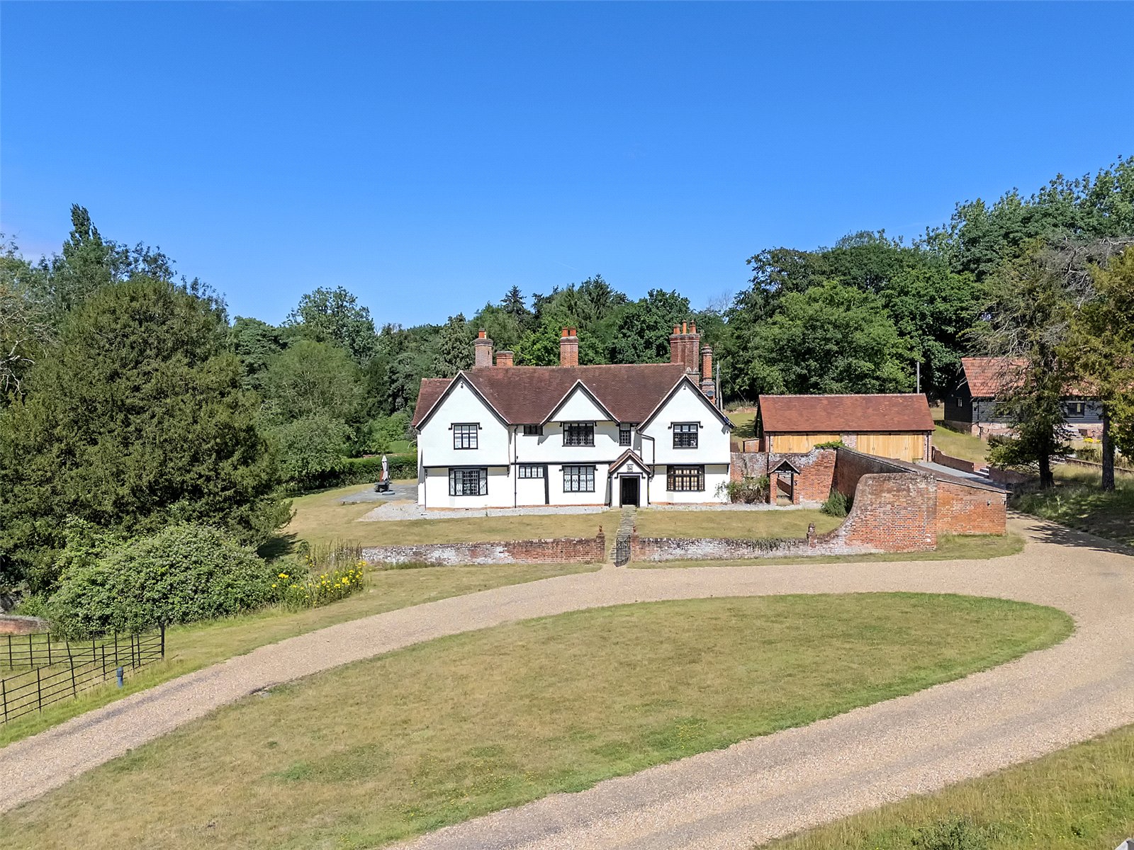 5 bedroom detached house for sale 0