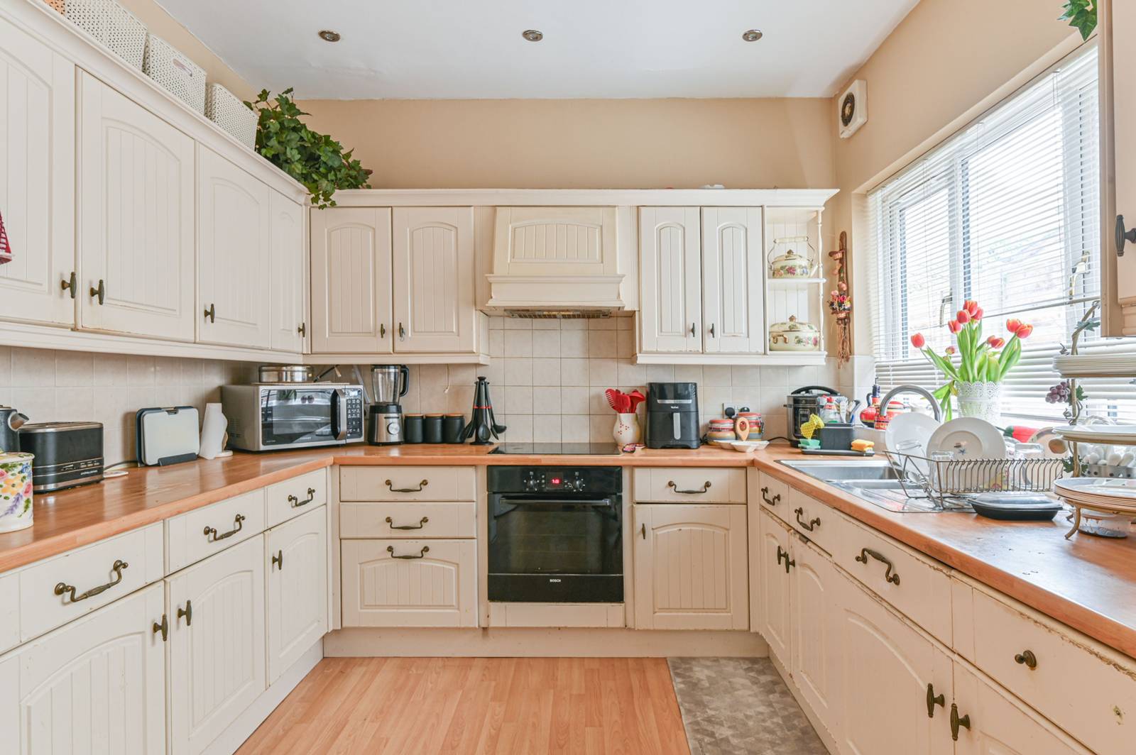 4 bedroom end terrace house for sale 0