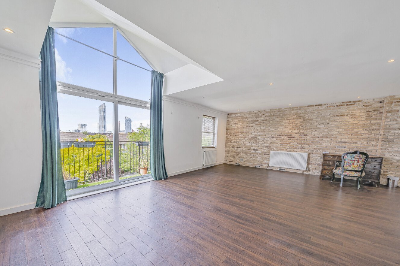 3 bedroom flat for sale 0