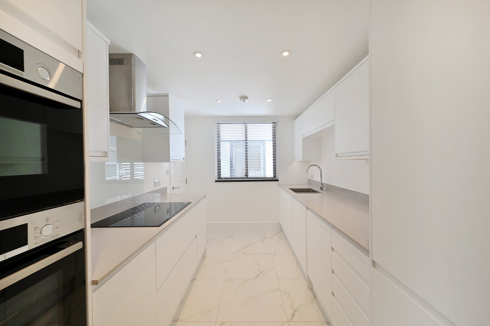 Flat 2, 7, Curzon Street, London photo 4
