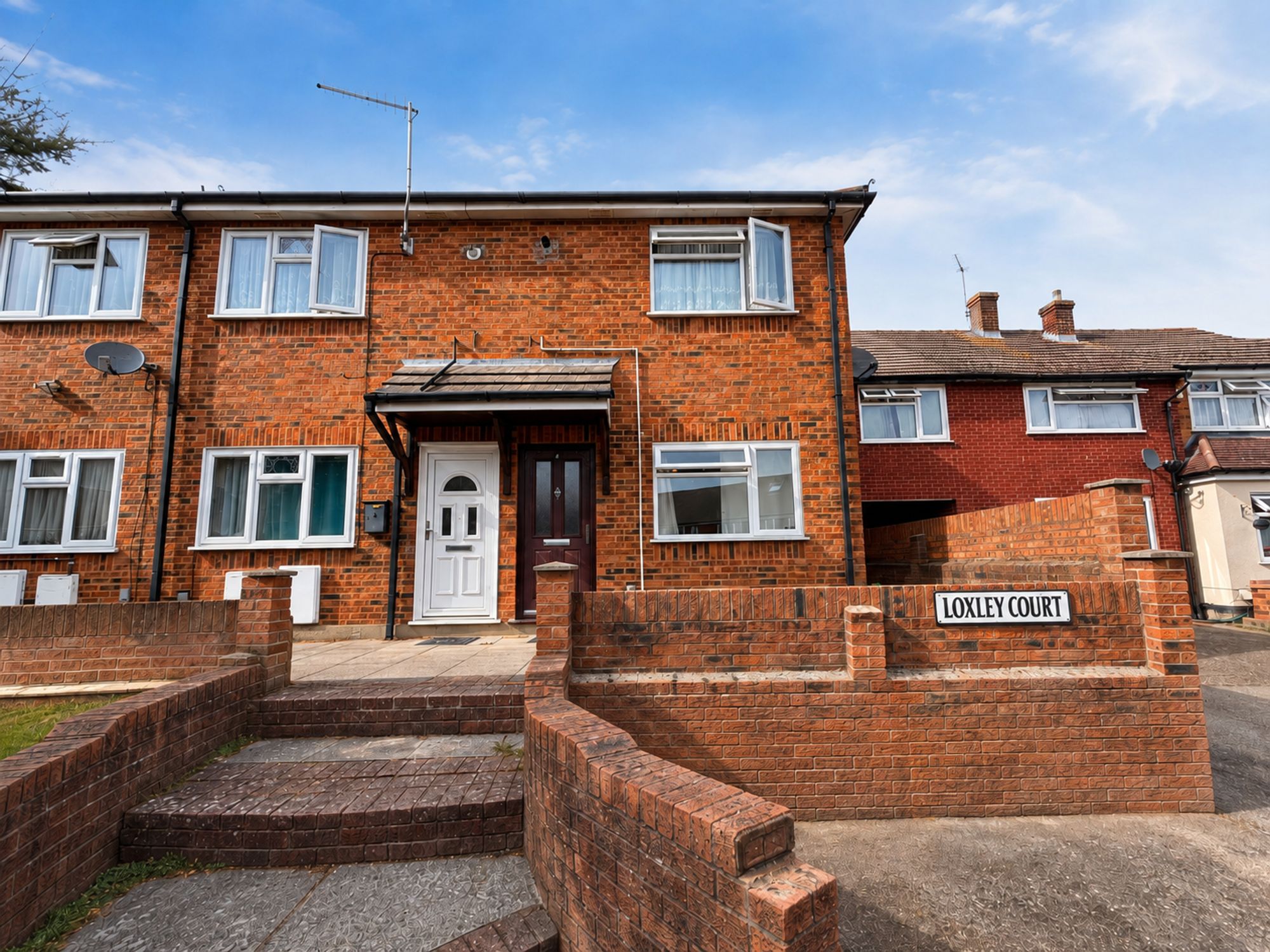 4 Loxley Court Morris Road, Romford photo 2