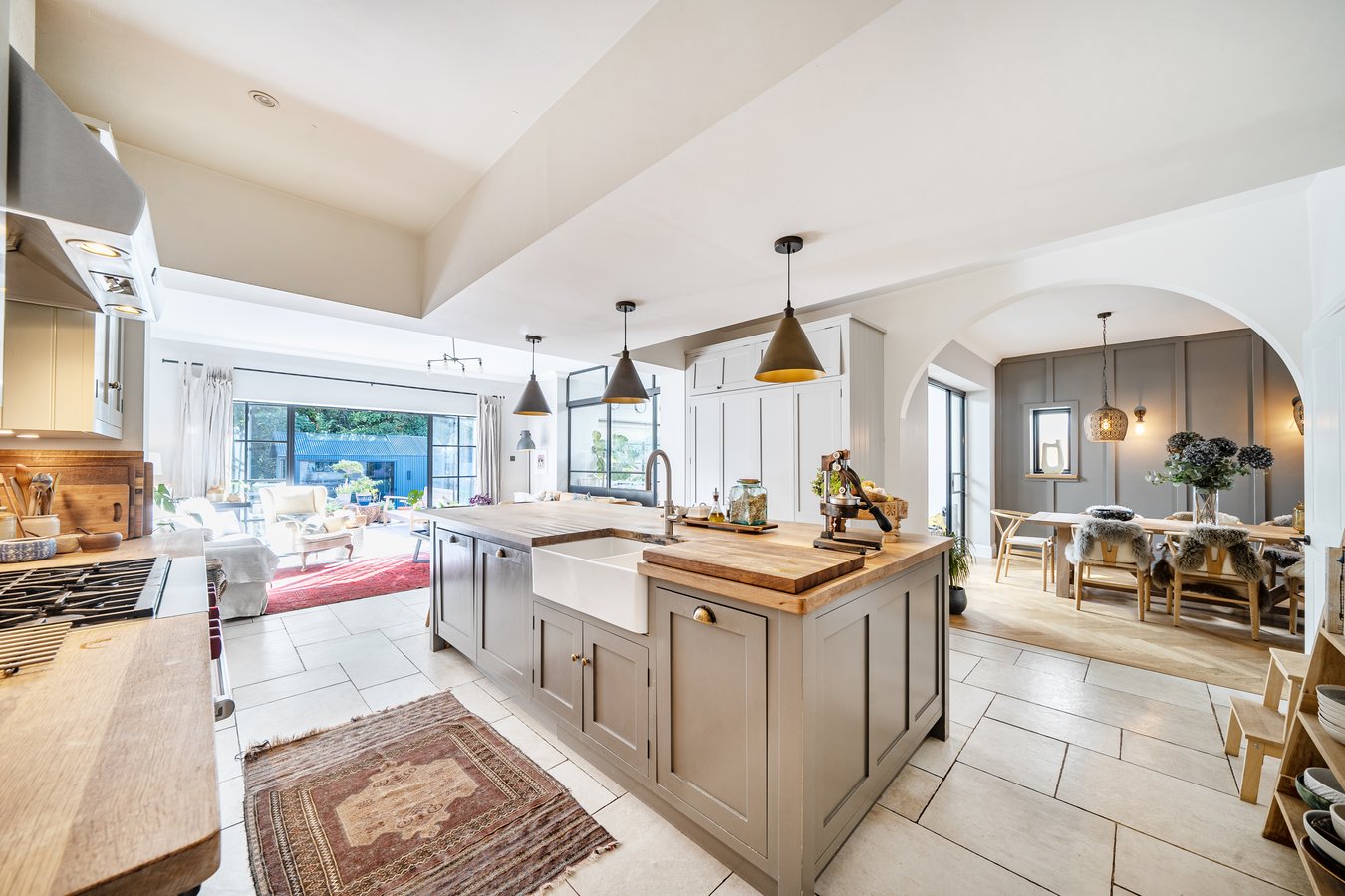 5 bedroom detached house for sale 0