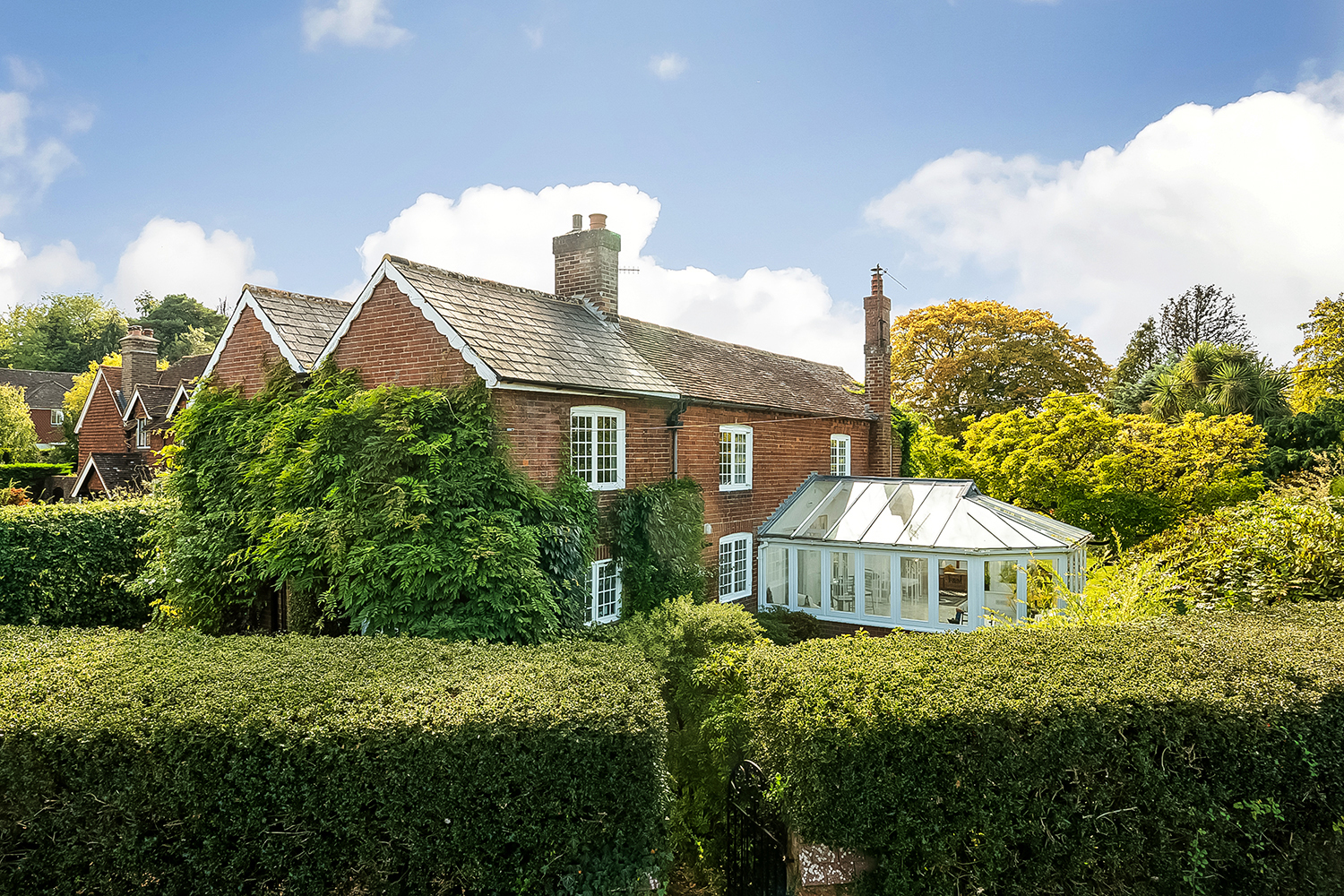 4 bedroom detached house for sale 0