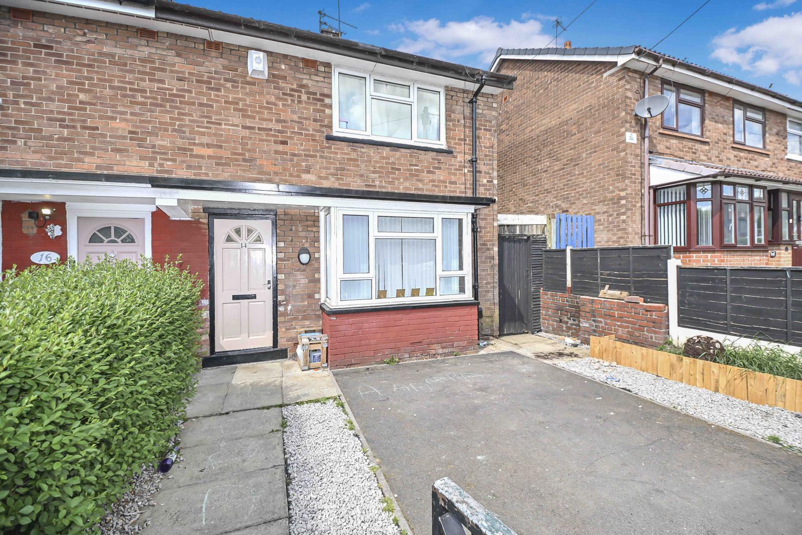 14 Barry Crescent, Barry Crescent, Manchester photo 4