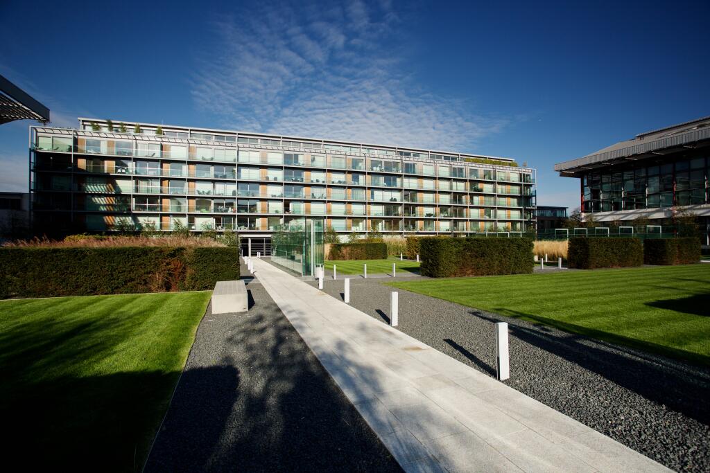 61 Weststand Apartments 3 parking, Highbury Stadium Square, London photo 3