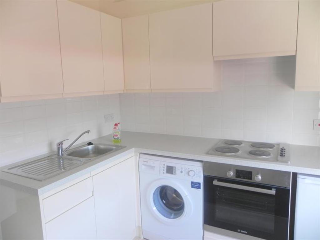Studio 4, High Street, Ponders End photo 5
