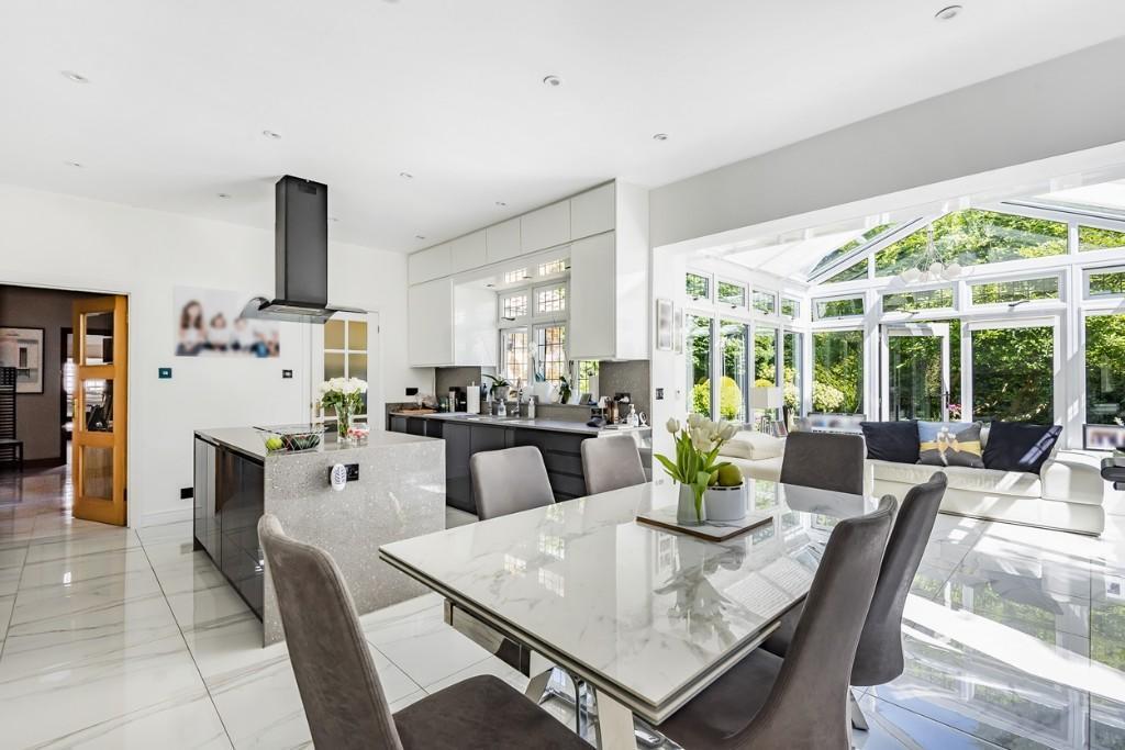 4 bedroom detached bungalow for sale 0