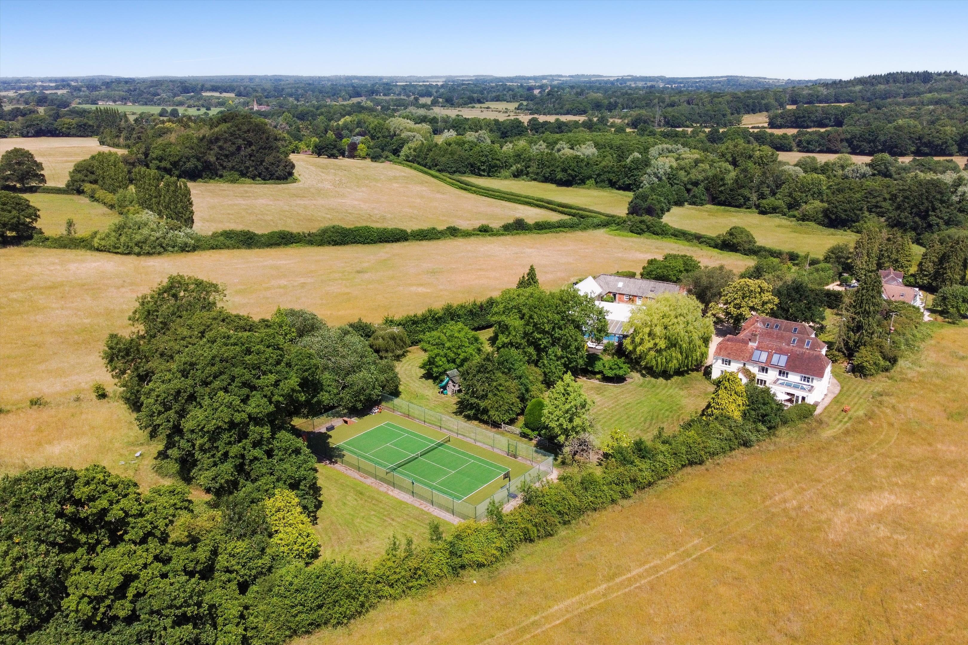 8 bedroom detached house for sale 0