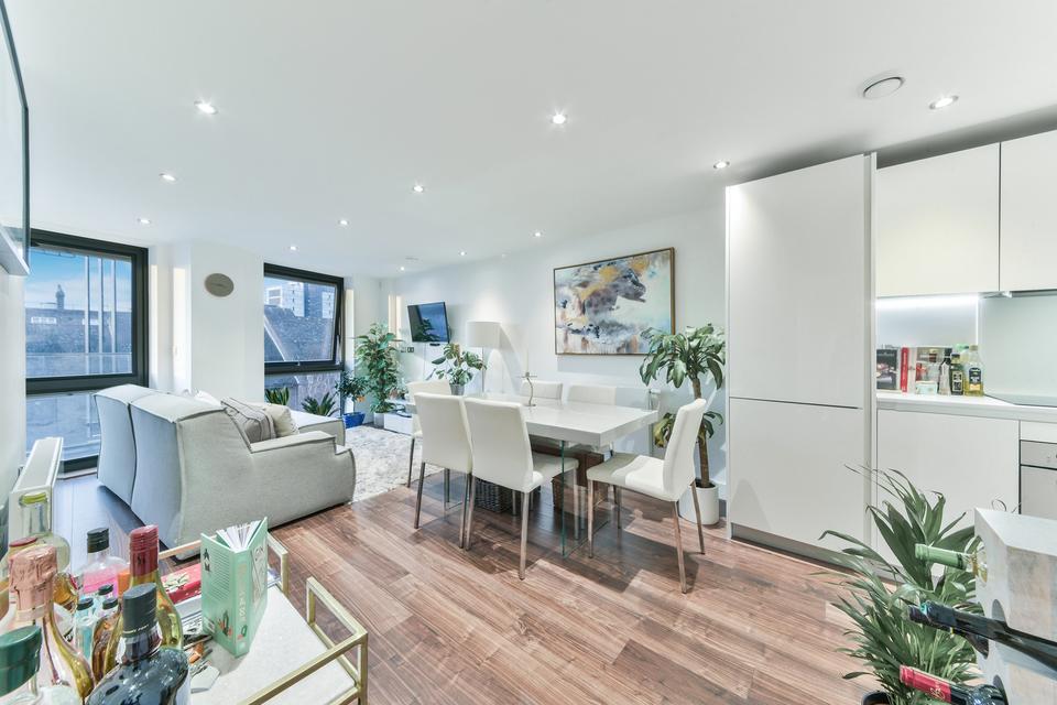 2 bedroom flat in LONDON