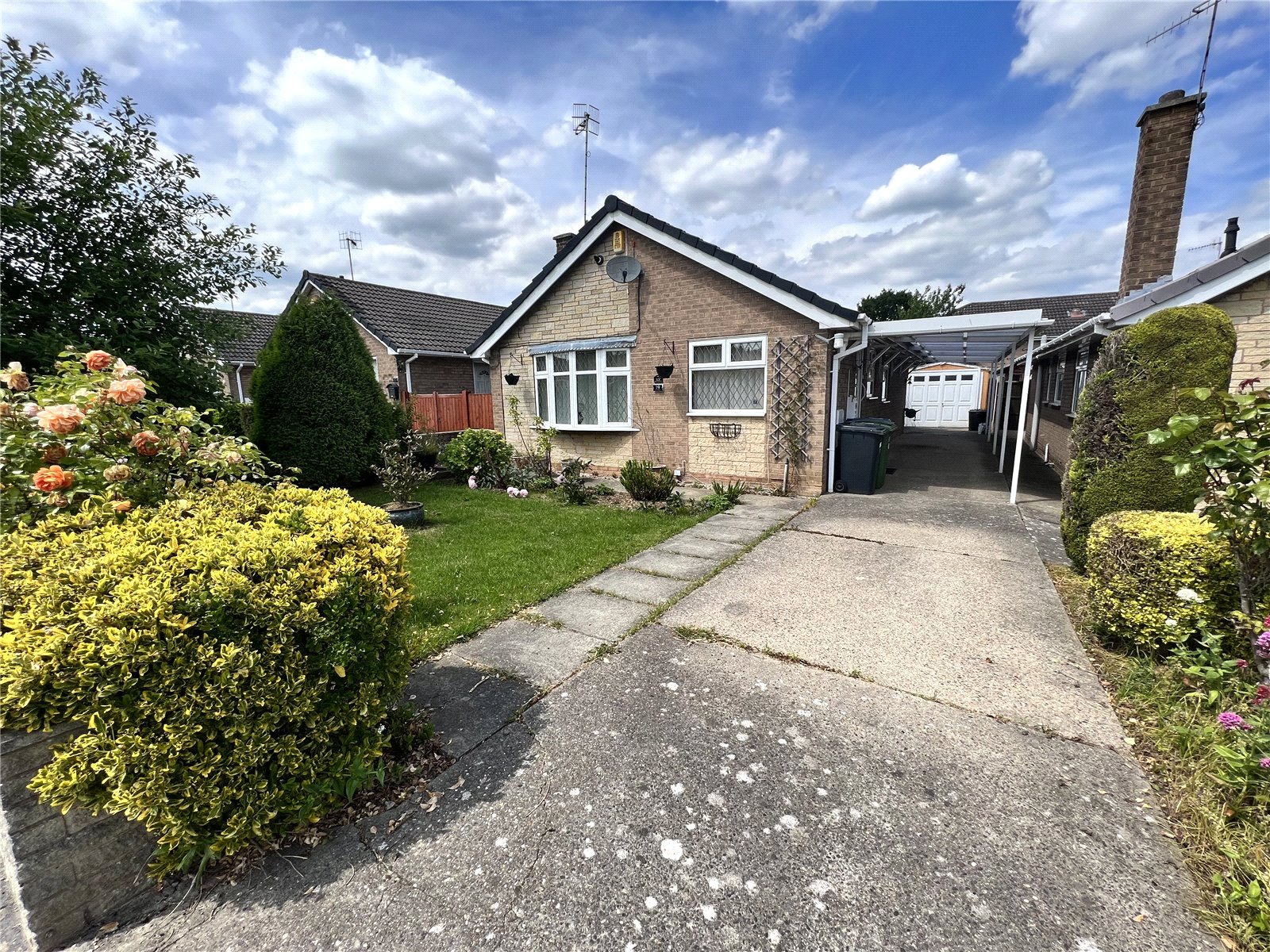 19, Hucklow Avenue, Chesterfield photo 2