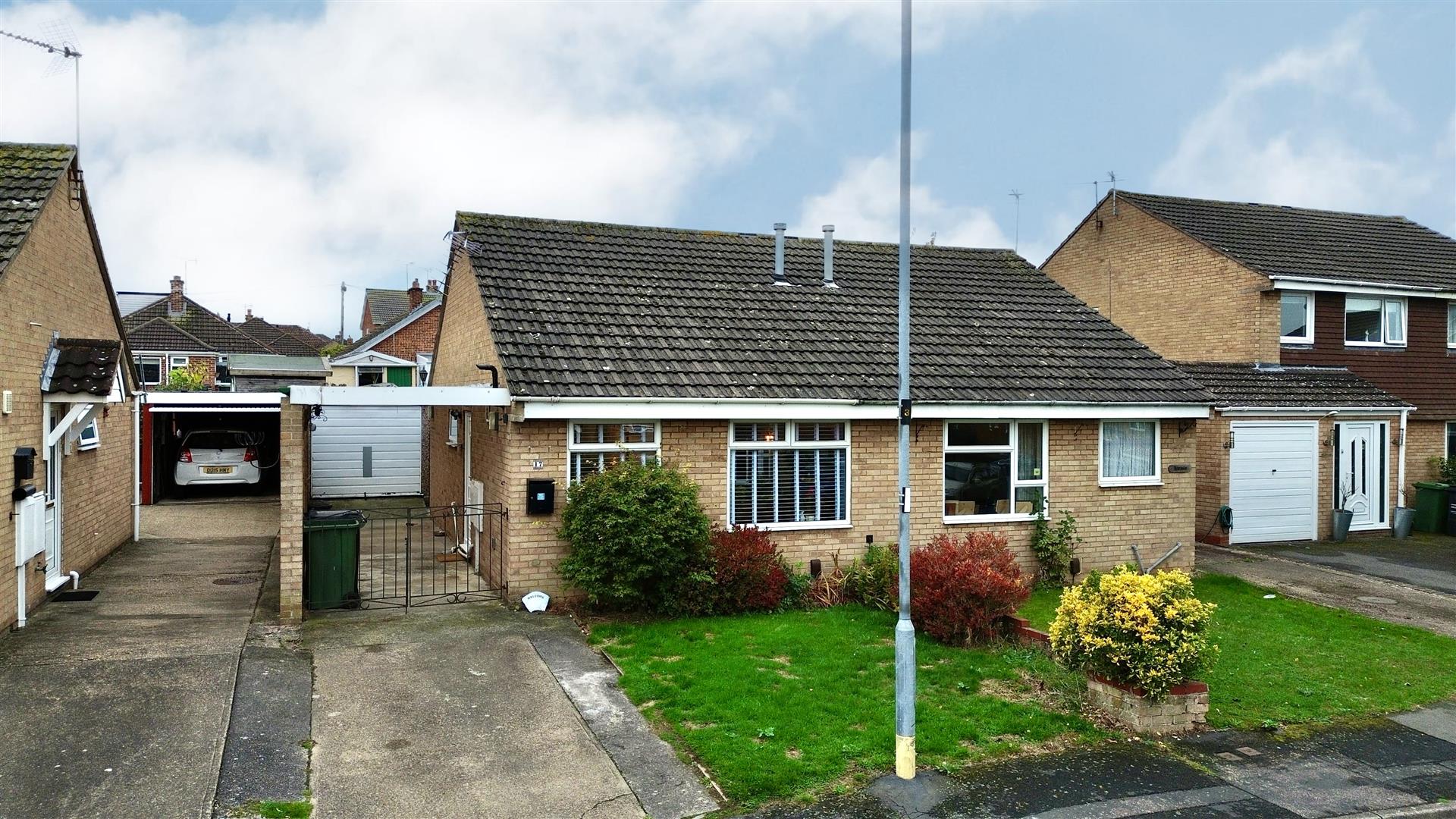 2-bed house on 17, Piper Close, Loughborough, £190,000